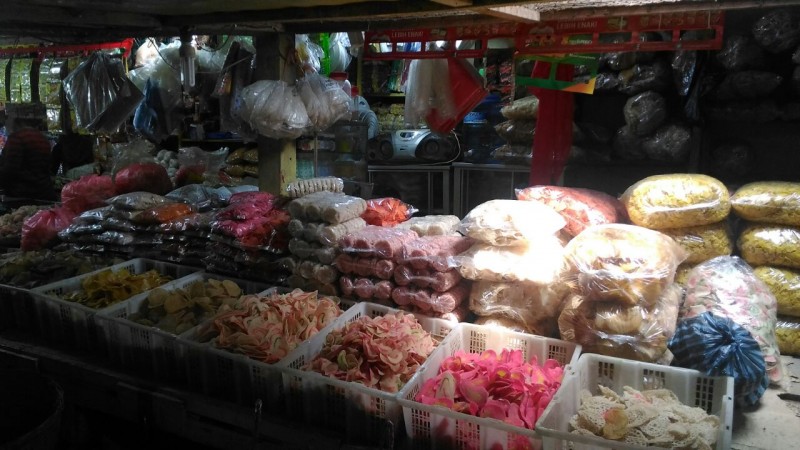 Grebek Pasar, Perkenalkan Produk BPR Ambulu Dhanaartha 